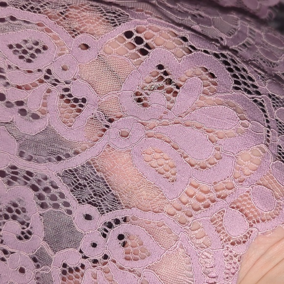 Like New Danity Jewells Lace Purple Top - Picture 4 of 7